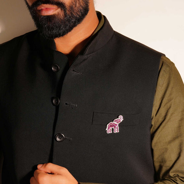 Festive Trunk Brooch