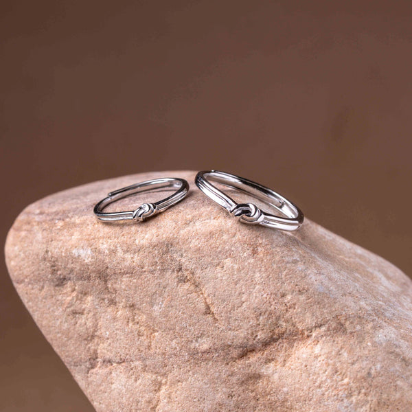 Twinline Couple Knot Ring