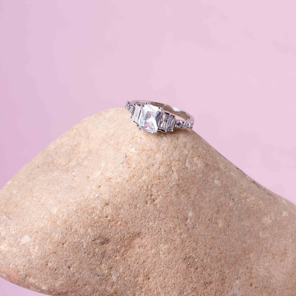 Emera Luxe Ring