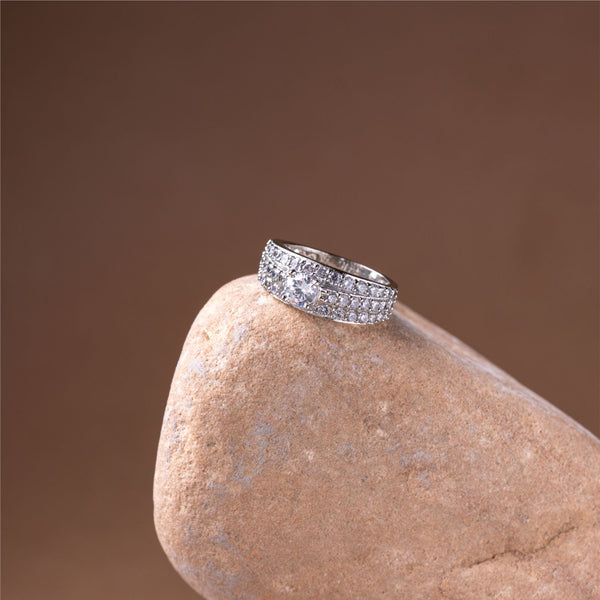 Luna Luxe Ring
