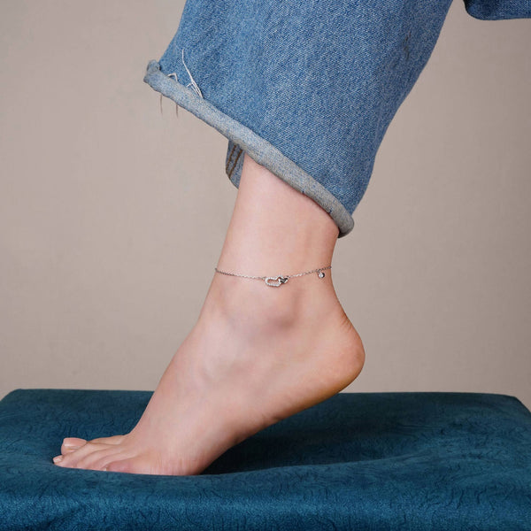 Linked Luxe – Geometric Anklet