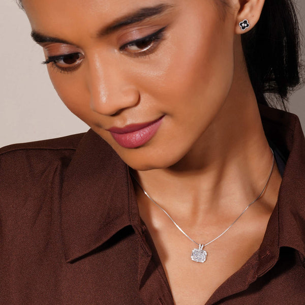 Eterna Spark Neckchain