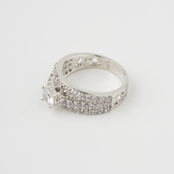 Luna Luxe Ring